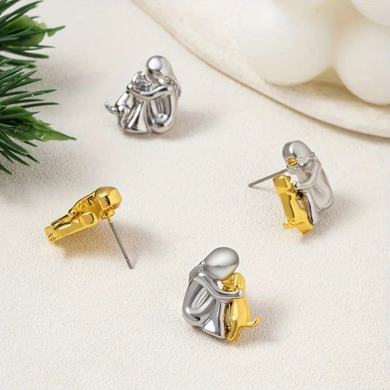 LUNA | Dog Embrace Earring